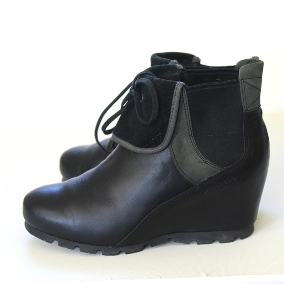 Merrell Eve Wedgetarian Cuffed Wedge Ankle Booties - Picture 1 of 7